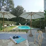 Lilli Con Piscina Riscaldata Lägenhet
